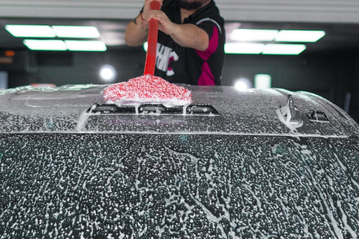 Autofiber [Mitt on a Stick PRO] Adjustable Wash Tool with 360 Locking Head - Long Pole (35" to 83")
